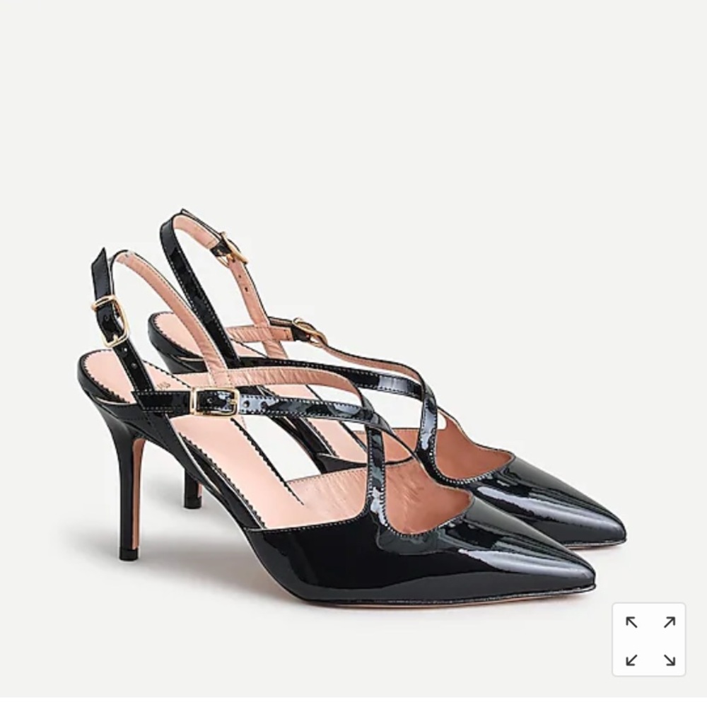 Leather pumps with cross strap
